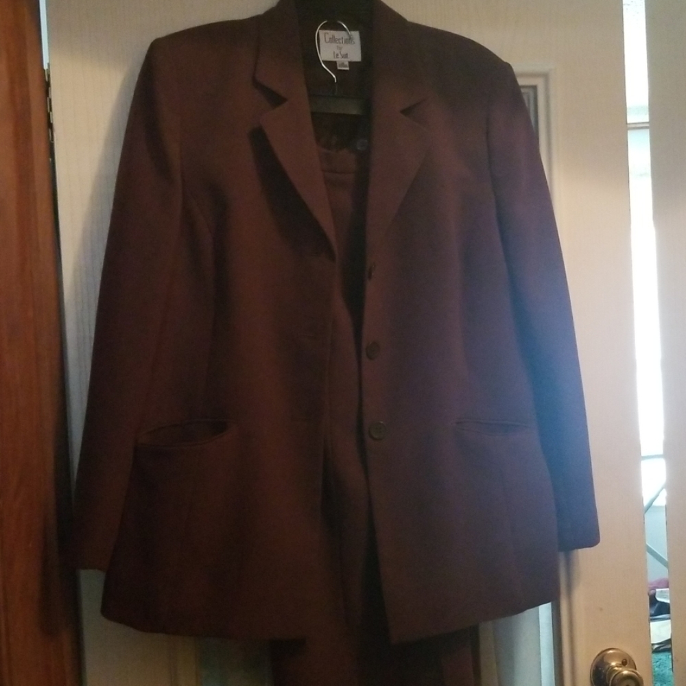 Two pieces pants suit